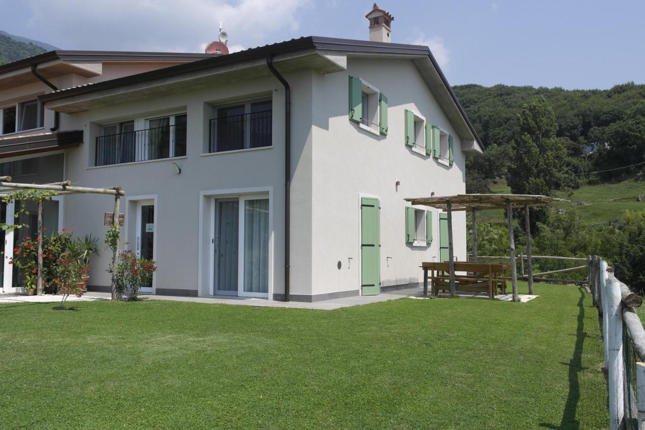Agriturismo Fattoria Monte Baldo Vista Lago Caprino Veronese Exterior photo