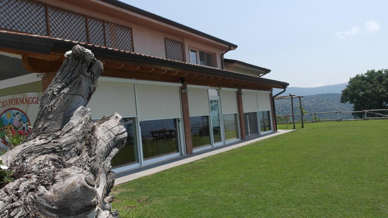 Agriturismo Fattoria Monte Baldo Vista Lago Caprino Veronese Exterior photo