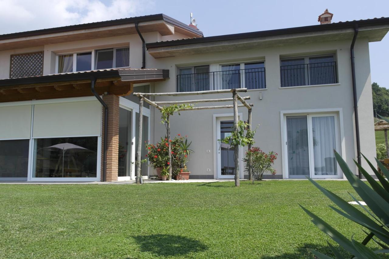 Agriturismo Fattoria Monte Baldo Vista Lago Caprino Veronese Exterior photo