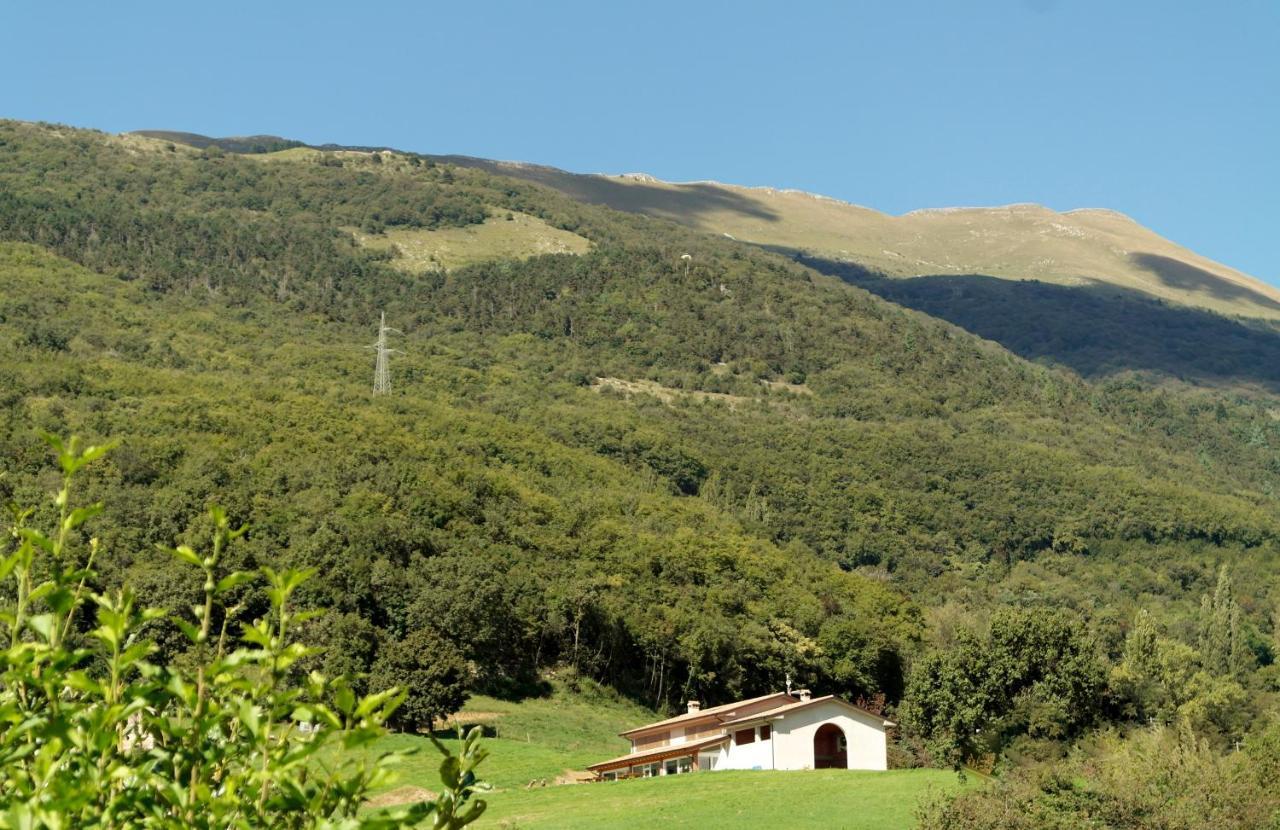 Agriturismo Fattoria Monte Baldo Vista Lago Caprino Veronese Exterior photo