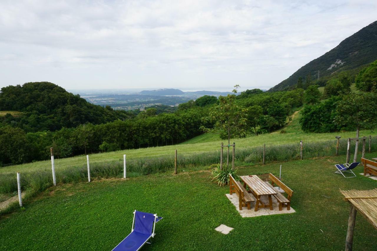 Agriturismo Fattoria Monte Baldo Vista Lago Caprino Veronese Exterior photo